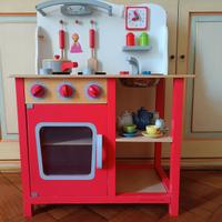 Cucina in legno per i bambini