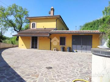 VILLA A SCHIERA A SAN POTITO ULTRA