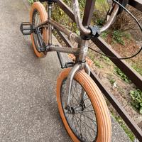 Bmx  bicicletta collettive.