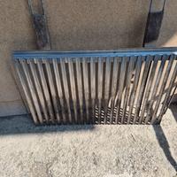 Griglia da barbecue con manici in legno