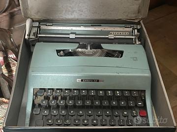 Olivetti Lettera  32 Salvia macchina da scrivere