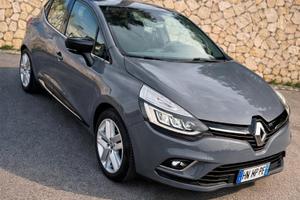 Renault Clio Moschino