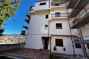 3 LOCALI A CASOLE BRUZIO