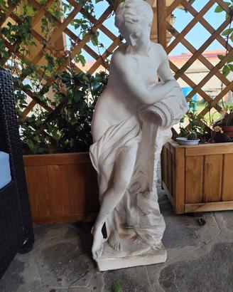 statua gesso donna
