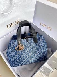 Dior Toujours Ciondolo alfabeto Borsa media