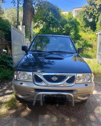 Nissan Terrano 2.7 autocarro 5 posti
