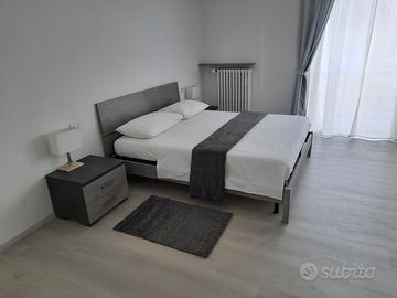 Stanza matrimoniale per brevi e lunghi periodi, tu