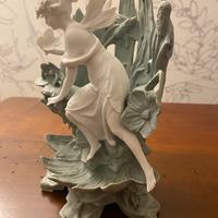 Ninfa in porcellana biscuit Capodimonte