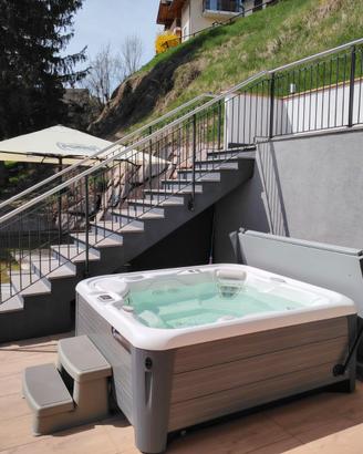 MOUNTAIN APARTMENTS DELUXE 27 con IDROMASSAGGIO