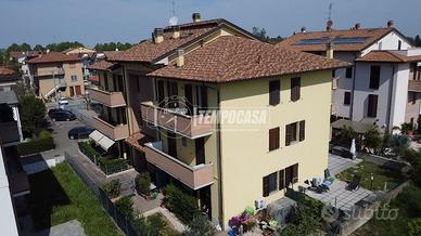 Appartamento recente con terrazzo e 3 posti auto