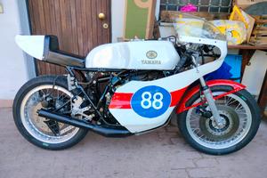 Yamaha TZ 350 a liquido