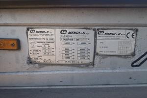 trattore stradale iveco stralis piu vasca menci