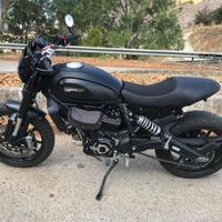 Ducati Scrambler Icon Dark 800