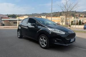 FORD Fiesta 1.5 TDCi 75CV Titanium autocarro