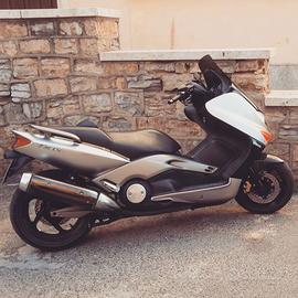 YAMAHA TMAX