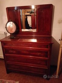 Comò d'epoca con specchiera