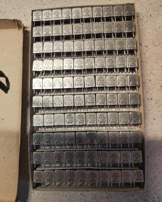 cristalli quarzo o oscillatori
