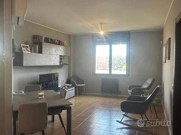 Borgo Palazzo con box cantina e balcone
