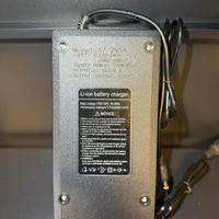 Caricatore 67.2V 5A Bici eletriche Litio Nuovi
