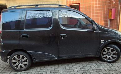 Toyota YARIS Verso 1300 VVT-I 