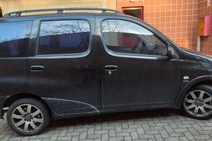 Toyota YARIS Verso 1300 VVT-I 