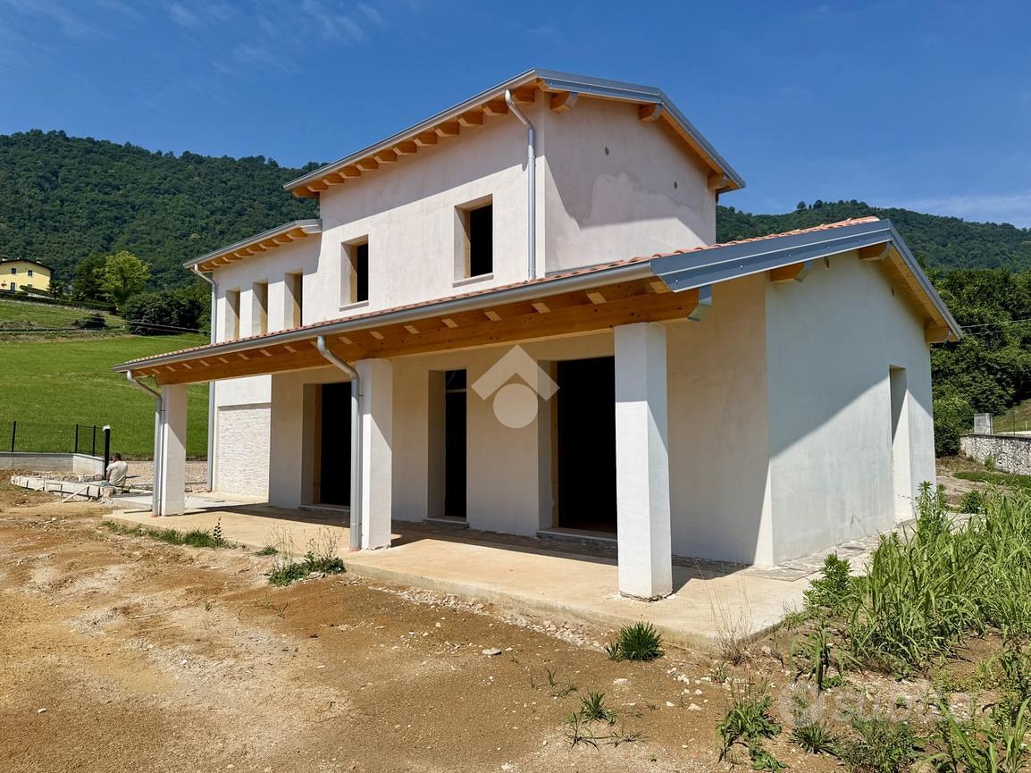VILLA SINGOLA A MONTE DI MALO - Vista 2