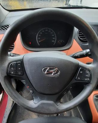 HYUNDAI I10 2014 - VOLANTE