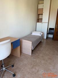 Camera con bagno privato per studentesse a Torino