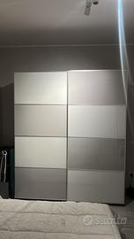 Armadio pax ikea con ante scorrevoli scala di grig