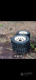 4 cerchi e 4 gomme tassellate per Suzuki samurai 