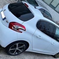 Peugeot 208 allure del 2013