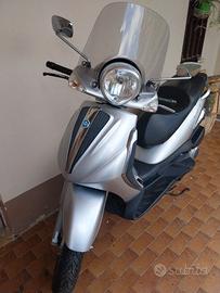 Beverly tourer 125