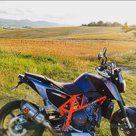 DUKE 690 AKRAPOVIC