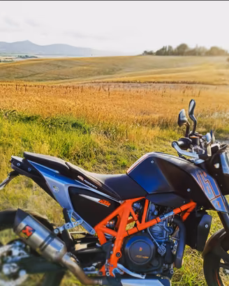 DUKE 690 AKRAPOVIC