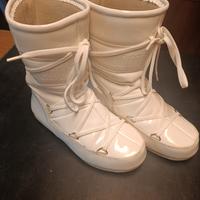 MOONBOOT 