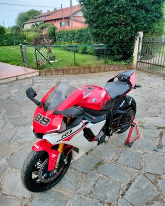 Yamaha YZF R1 - 2016