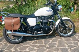 TRIUMPH BONNEVILLE