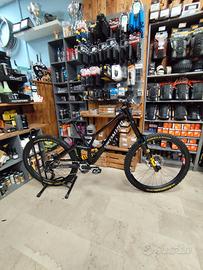 Specialized Demo DH Custom Media Ohlins Hope Ochai