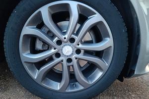 Cerchi originali Mercedes W205 17” + gomme 4 stag.