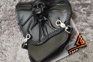Borsa softail rarebag in cuoio con teschio