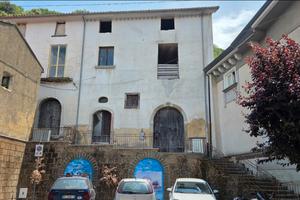 Prestigioso Palazzotto Storico Indipendente