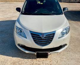 Lancia ypsilon solo km 75000