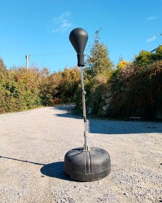 Punching ball ad altezza regolabile