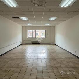 NEGOZIO A POZZUOLO MARTESANA