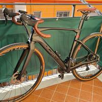 Bici gravel  carbonio gruppo  grx820 peso 8.9kg