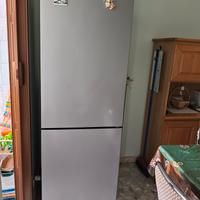 Frigorifero HOOVER del 2022