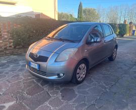 Toyota Yaris 1.3 5 porte Luna