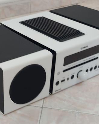 Stereo Yamaha bluetooth USB FM-AM CD come nuovo.