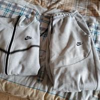 Tech completa Nike grigia misura S