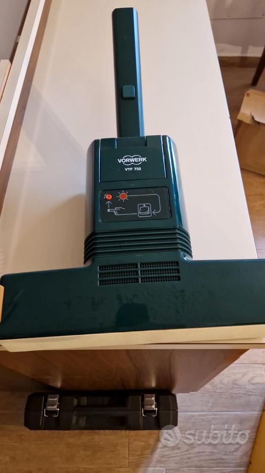 Aspirapolvere Folletto Vk 122 scopa elettrica, offerta usato con garanzia